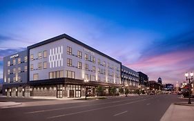 Courtyard By Marriott Lansing Downtown